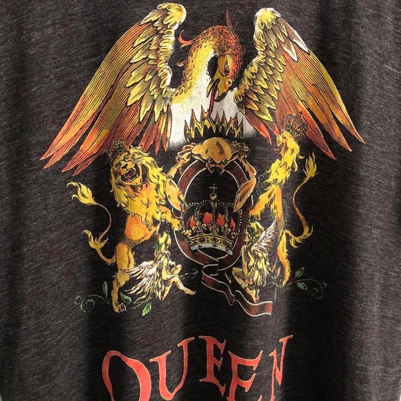 (Women’s M) Official "Queen" the band’s Crest T-Shirt 🎸 - Picture 3 of 4